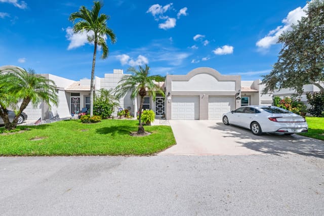 9095 FLYNN Circle 2, Boca Raton, FL 33496