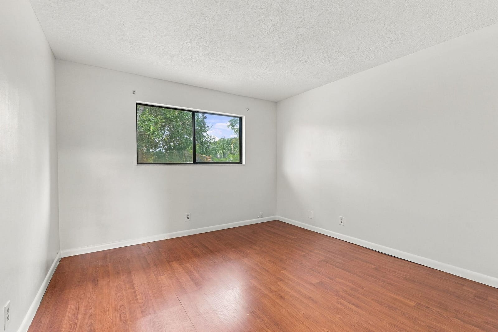 6180 PINE TREE Lane B, Tamarac, FL 33319