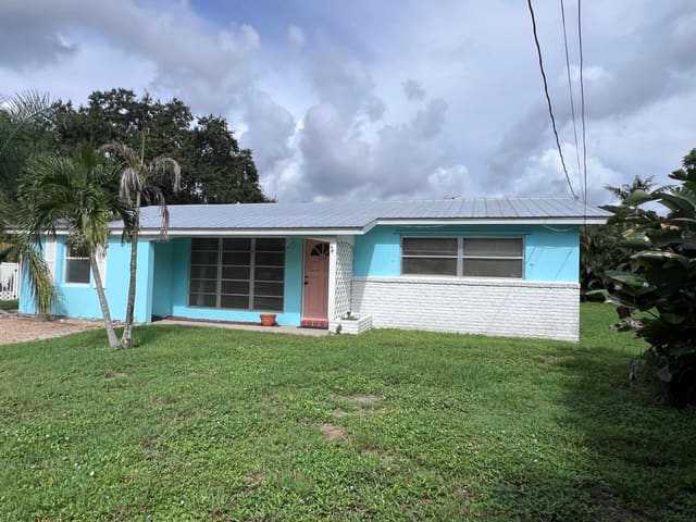 1053 NW TERRACE Road, Stuart, FL 34994