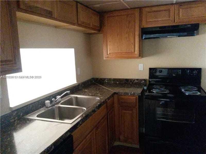 492 NW 165th St Road C-512, Miami, FL 33169 photo 5