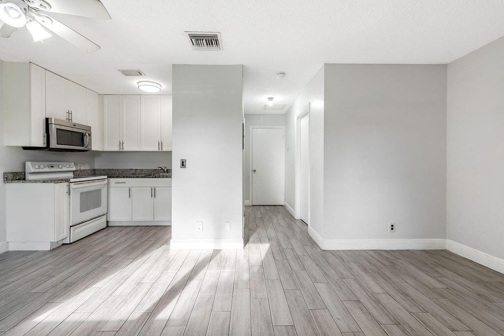 4953 Freedom Circle 302 — photo 3