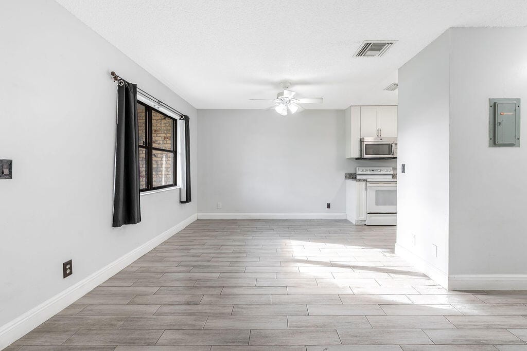 4953 Freedom Circle 302 — photo 9