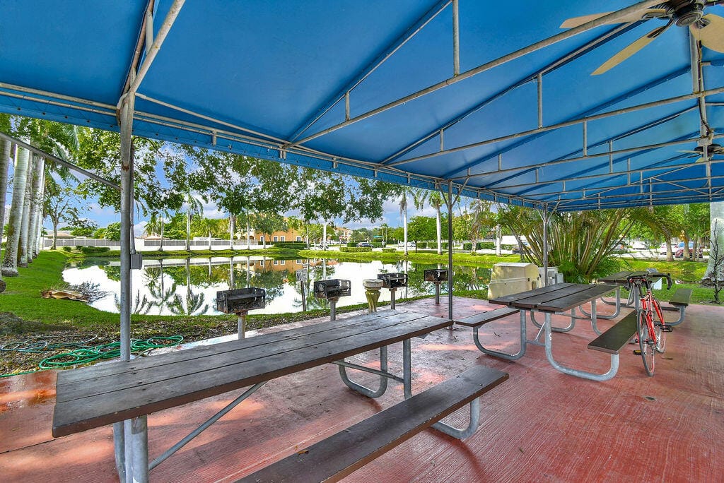 6190 Woodlands Boulevard 107 — photo 5