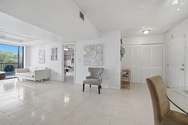 5530 NW 44TH Street 309C, Lauderhill, FL 33319