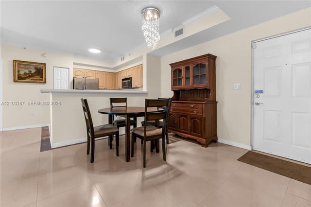 6841 SW 44th Street 111, Miami, FL 33155
