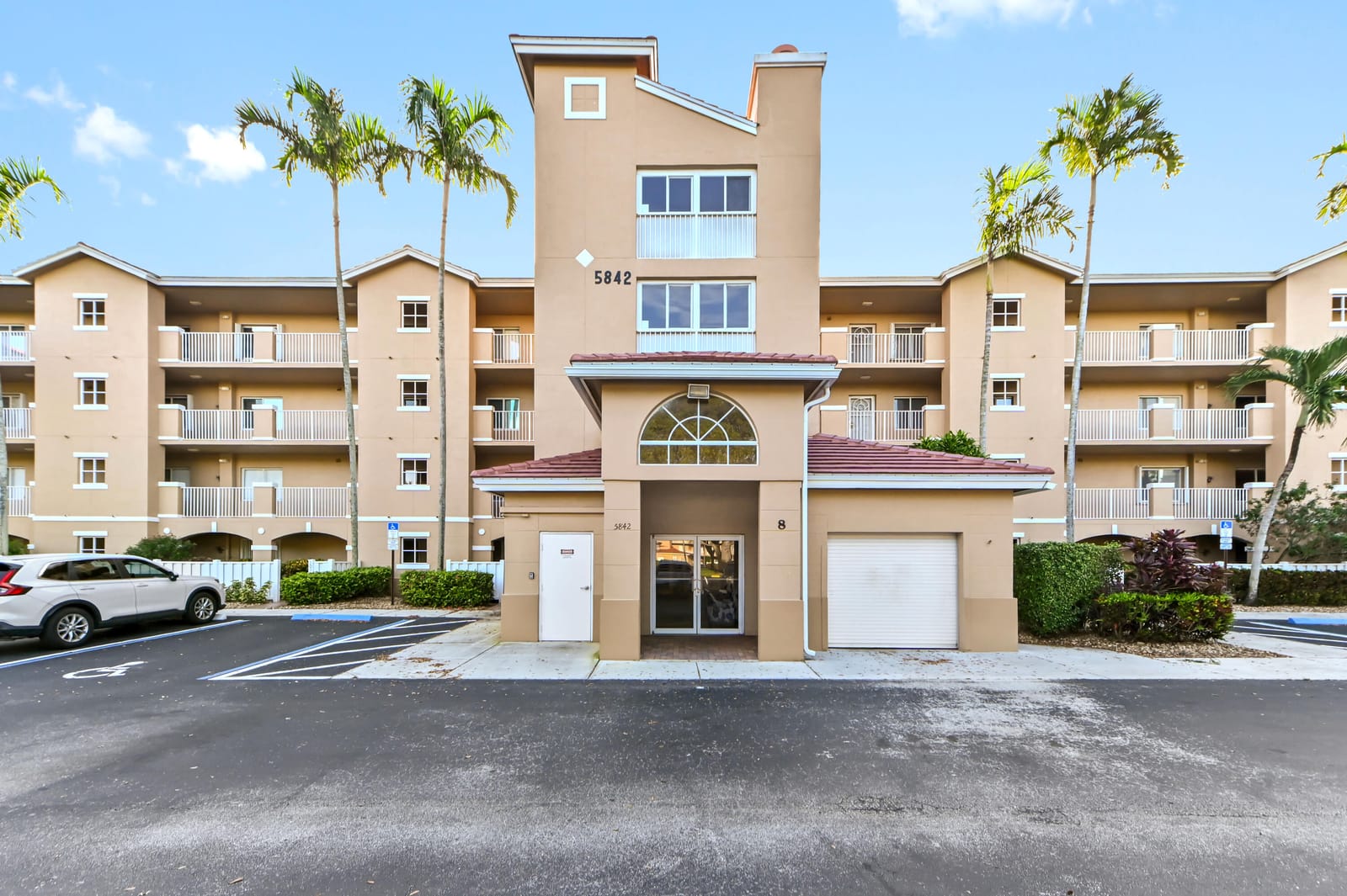 3 bedroom home for sale at 5842 Crystal Shores, Boynton Beach, FL 33437 — $2,700