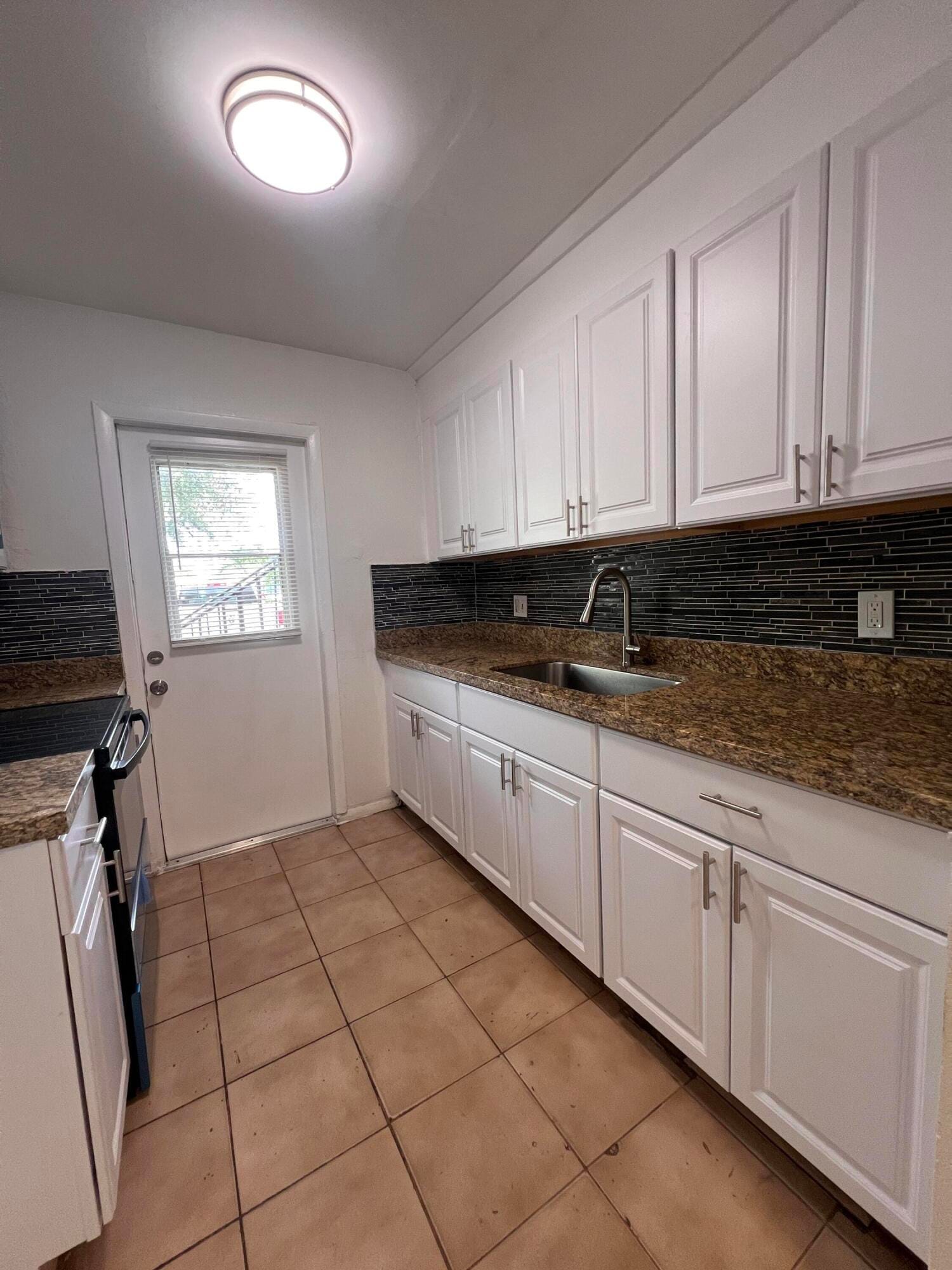 645 SW 20TH Court 0020 — photo 6