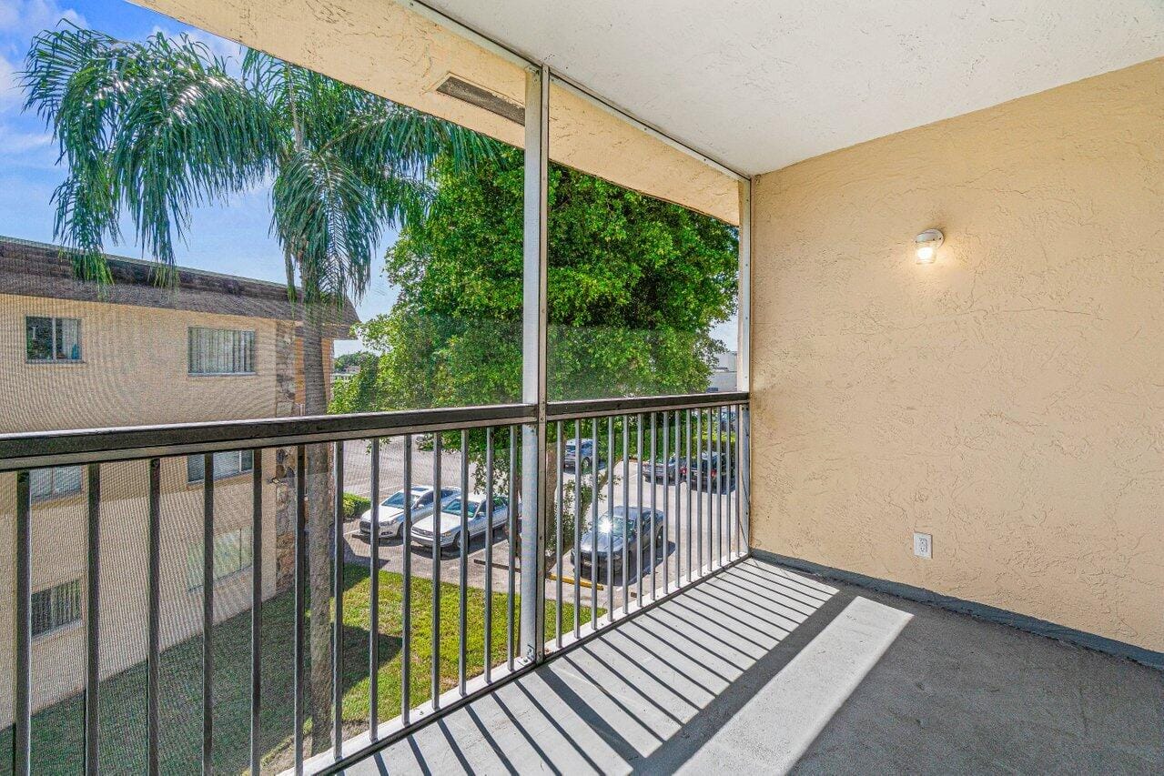700 Village Green Court 319, Palm Springs, FL 33461 photo 24