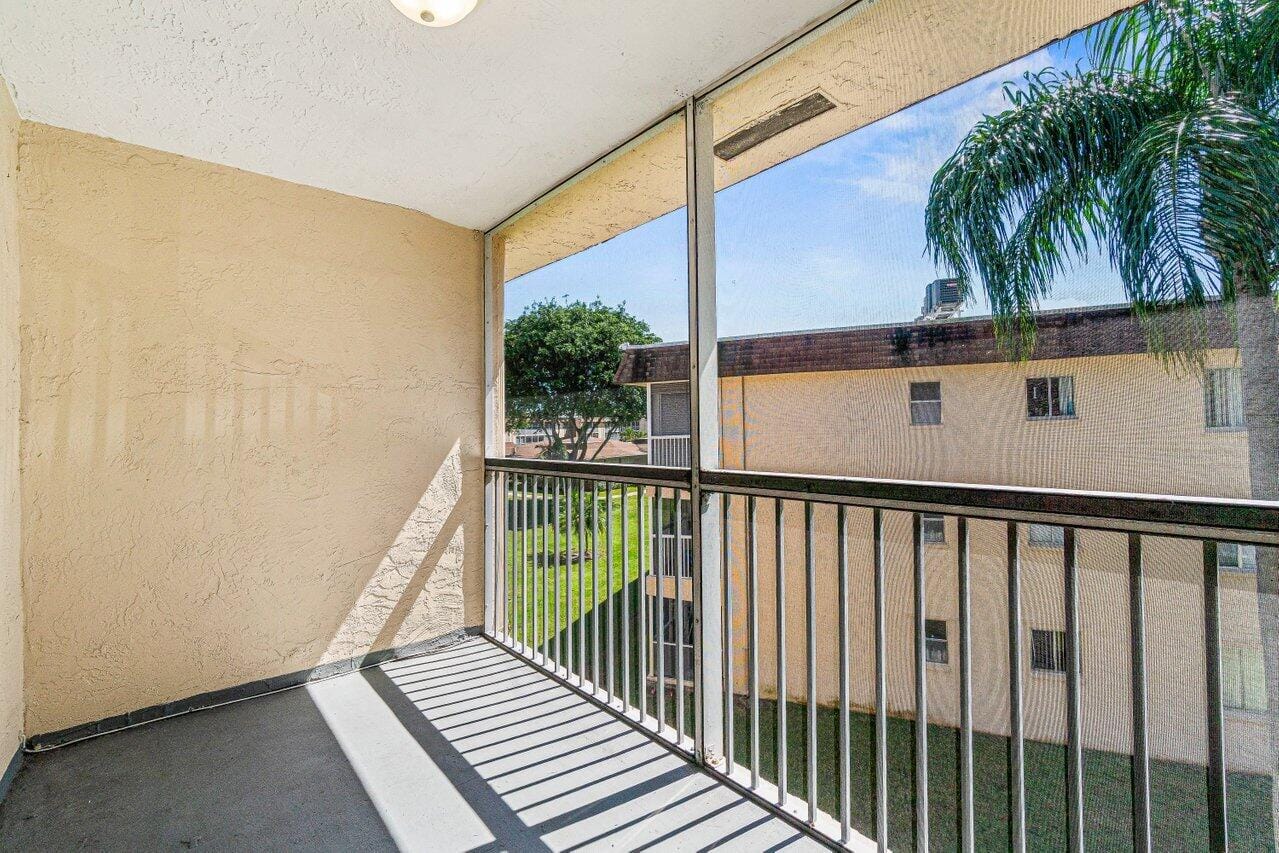 700 Village Green Court 319, Palm Springs, FL 33461 photo 25