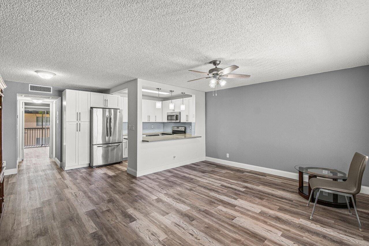 700 Village Green Court 319 — photo 8
