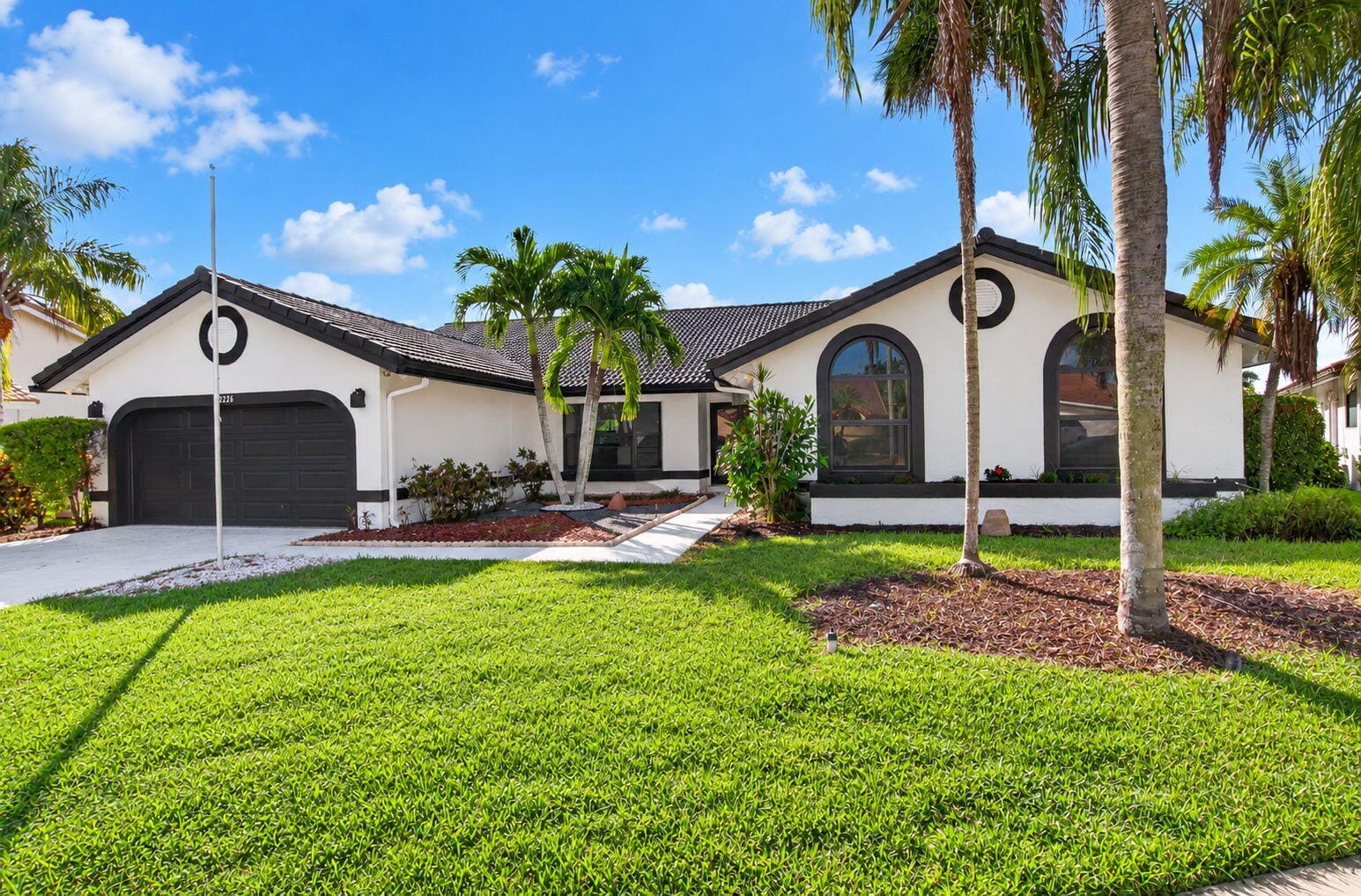 10226 FRESH MEADOW Lane — photo 4