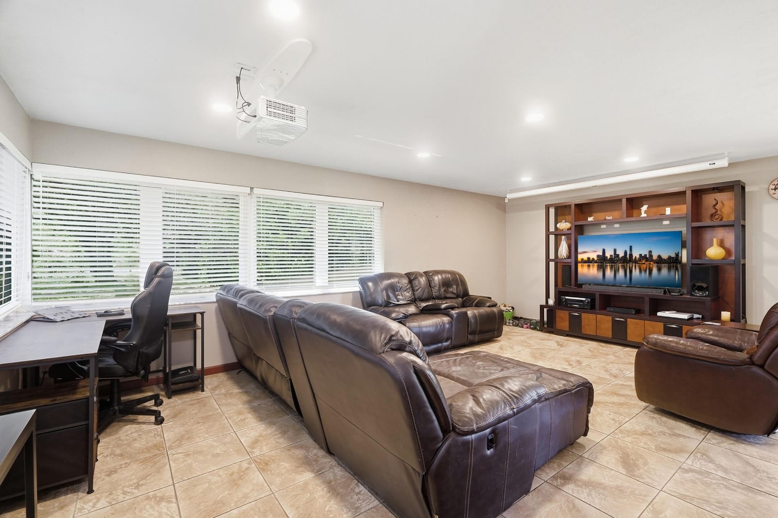 4501 E COUNTRY CLUB Circle — photo 11