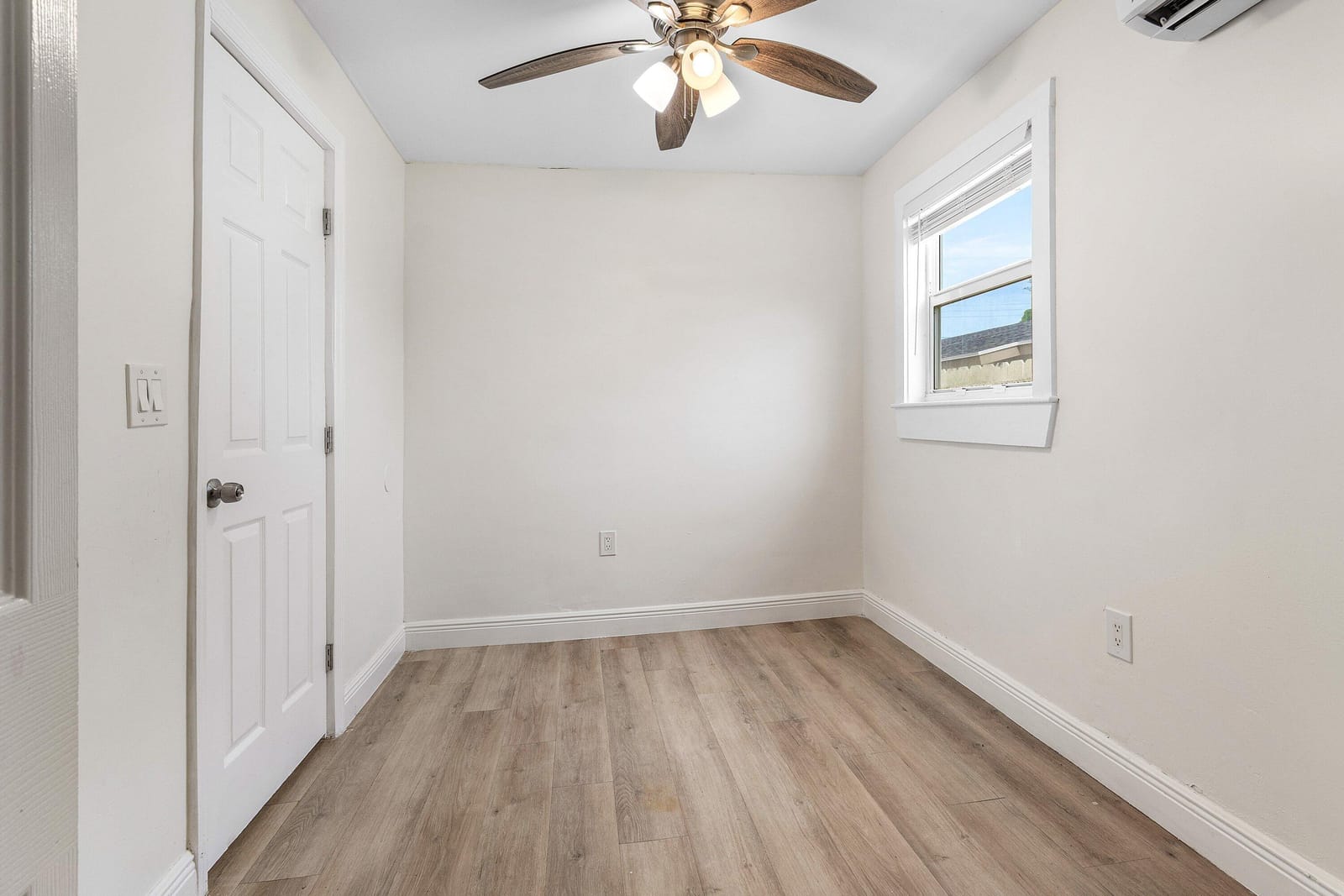 413 N E Street — photo 10