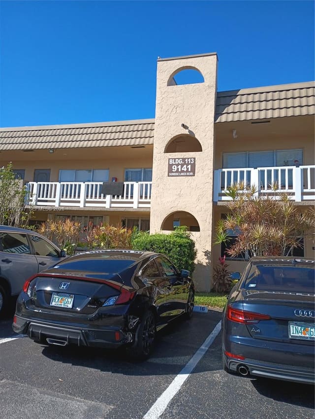 9141 Sunrise Lakes Boulevard 219, Sunrise, FL 33322