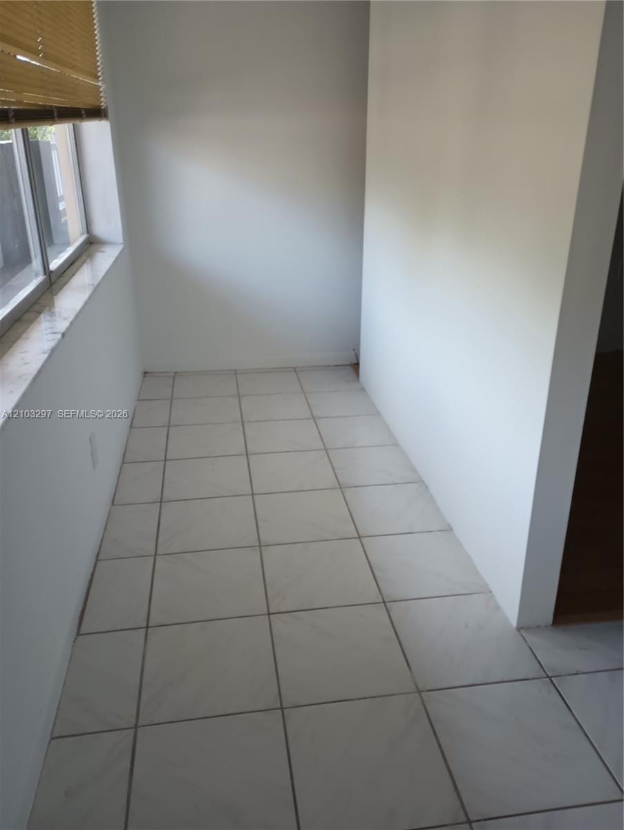 9141 Sunrise Lakes Boulevard 219, Sunrise, FL 33322 photo 2