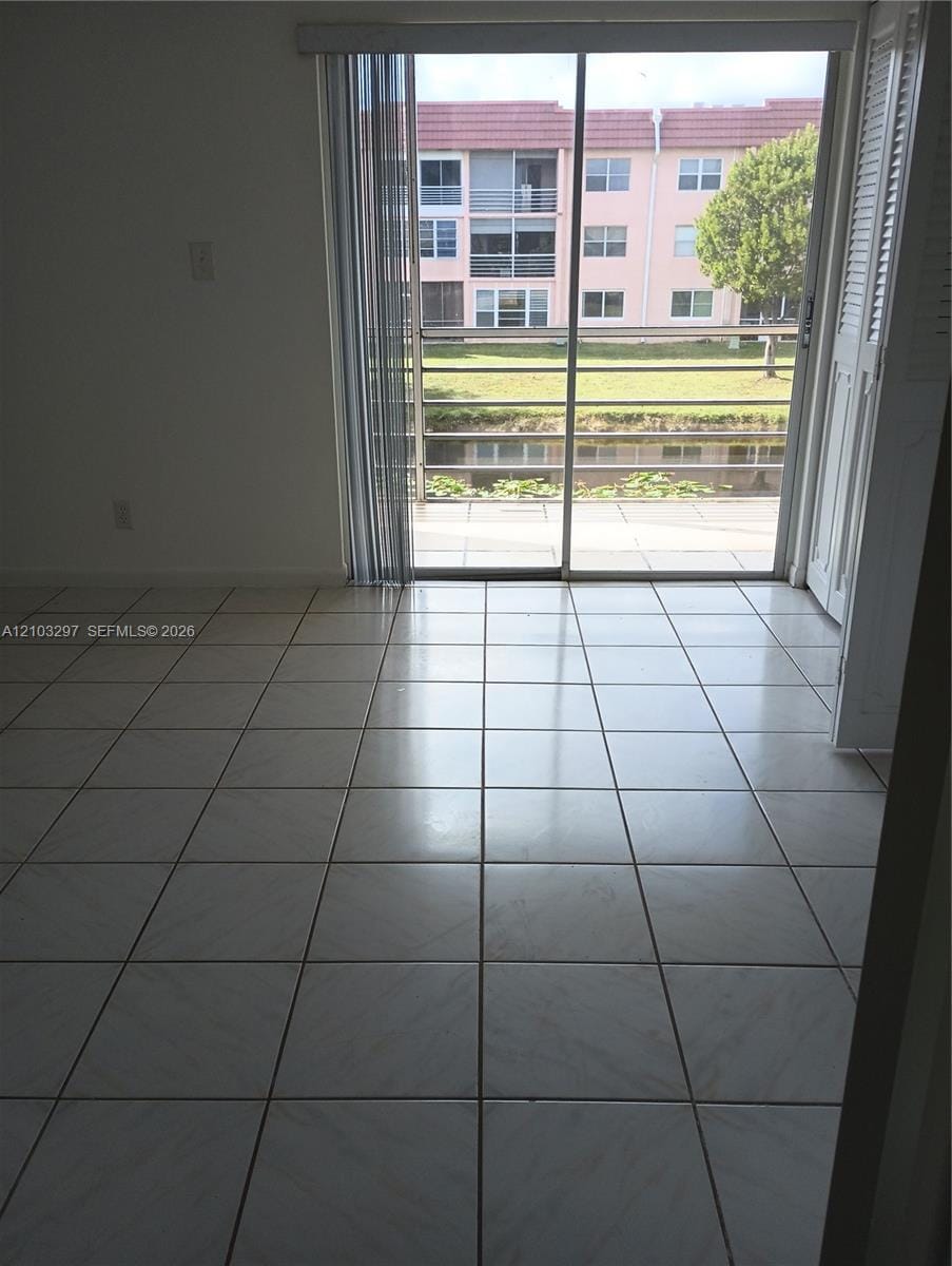 9141 Sunrise Lakes Boulevard 219, Sunrise, FL 33322 photo 6