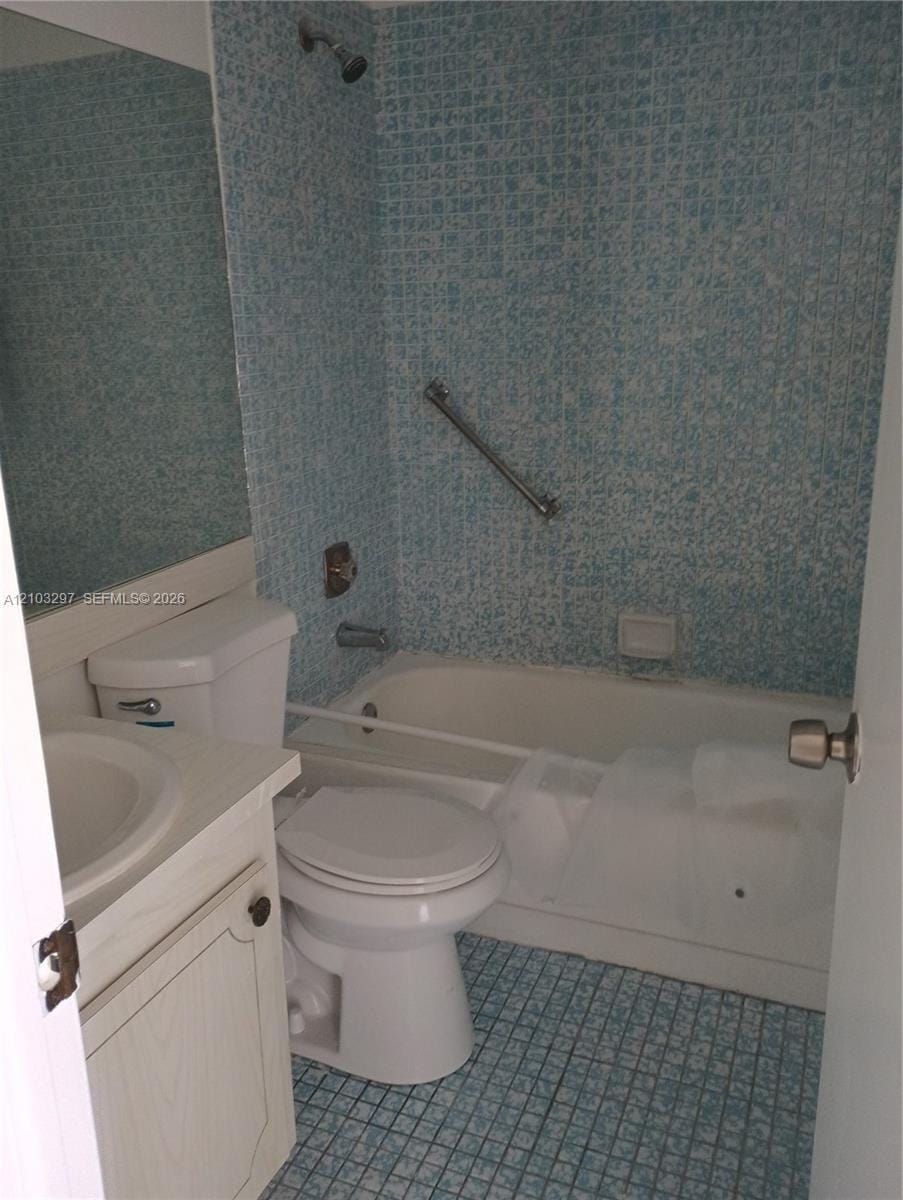 9141 Sunrise Lakes Boulevard 219, Sunrise, FL 33322 photo 8