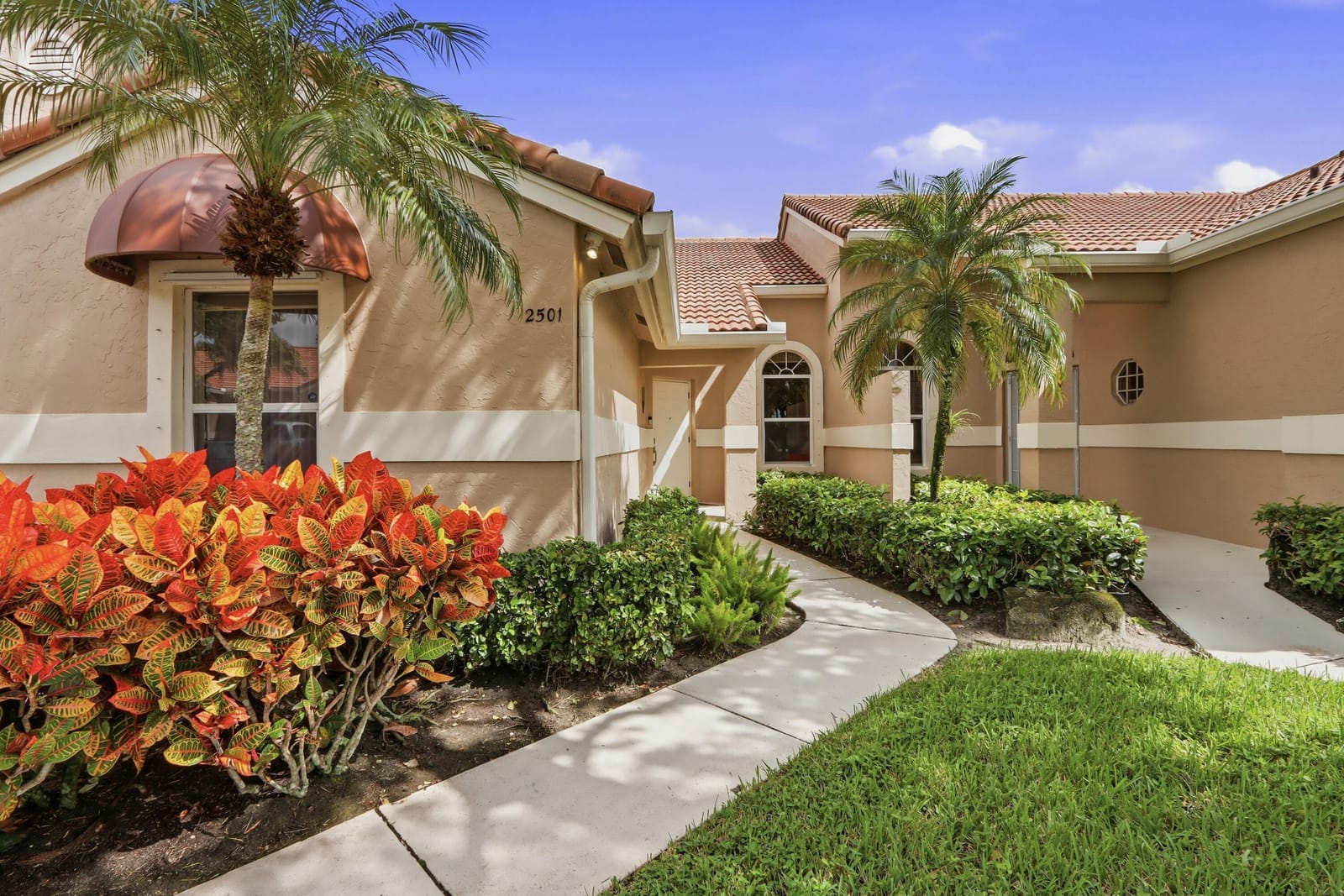 2501 MAHOGANY Place — photo 2
