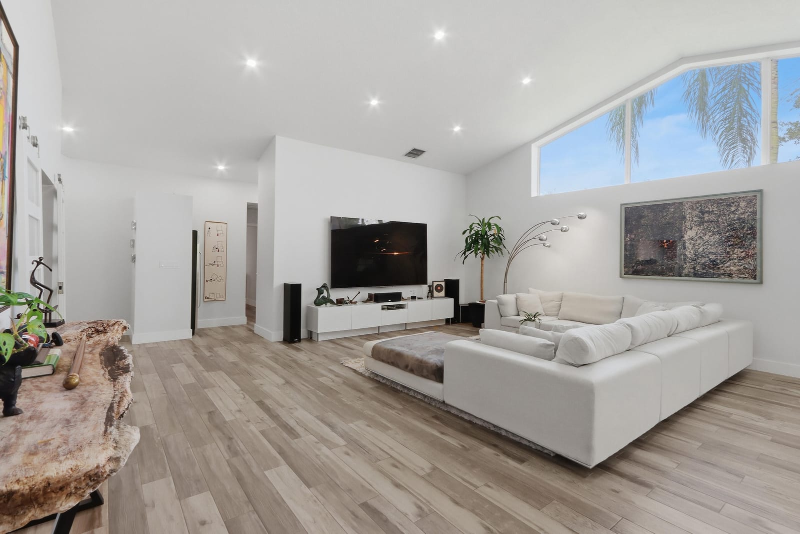 2501 MAHOGANY Place — photo 4