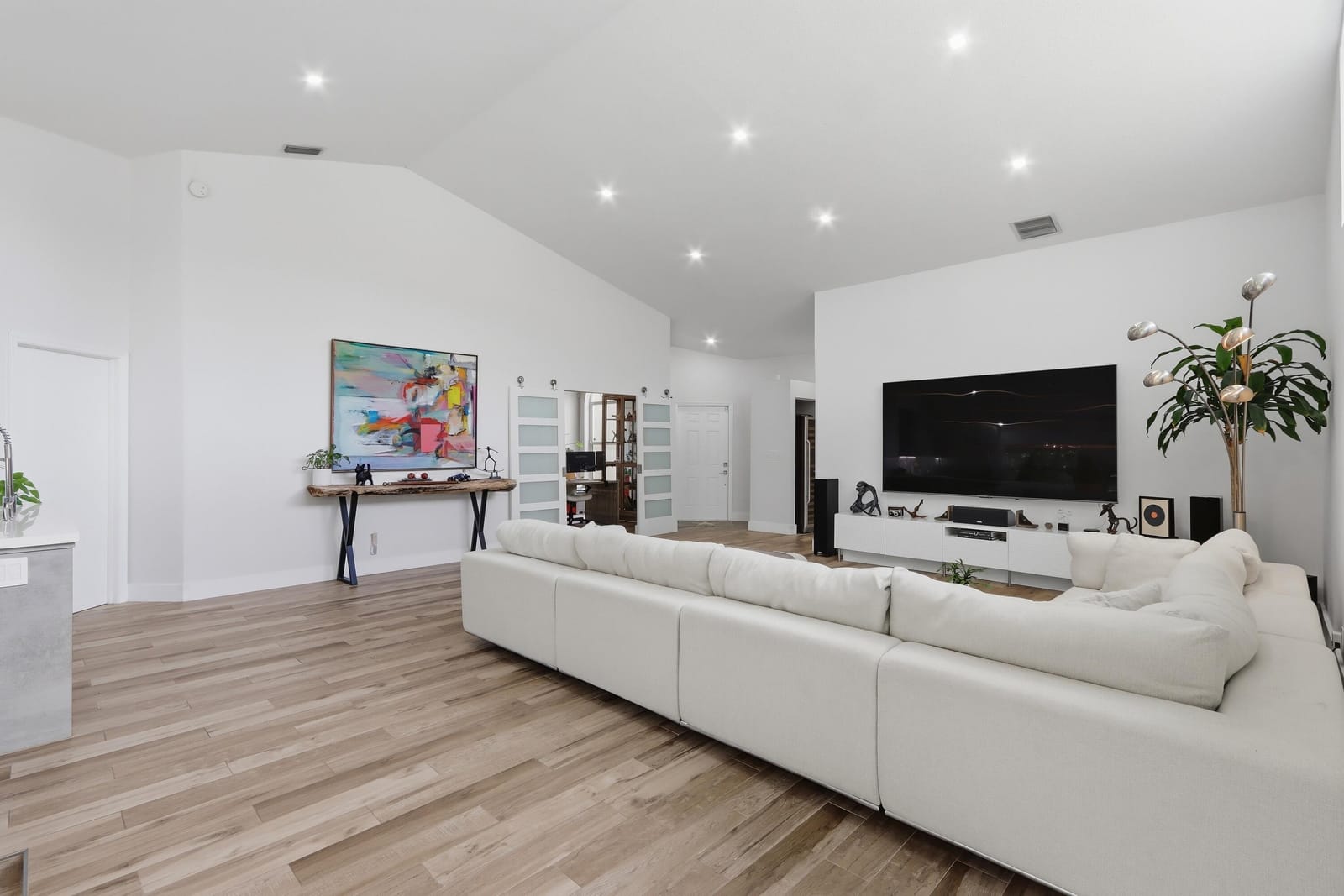 2501 MAHOGANY Place — photo 6