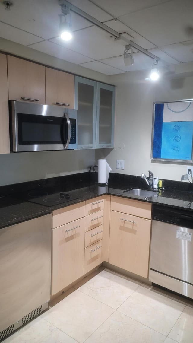 2670 E Sunrise Boulevard, Fort Lauderdale, FL 33304