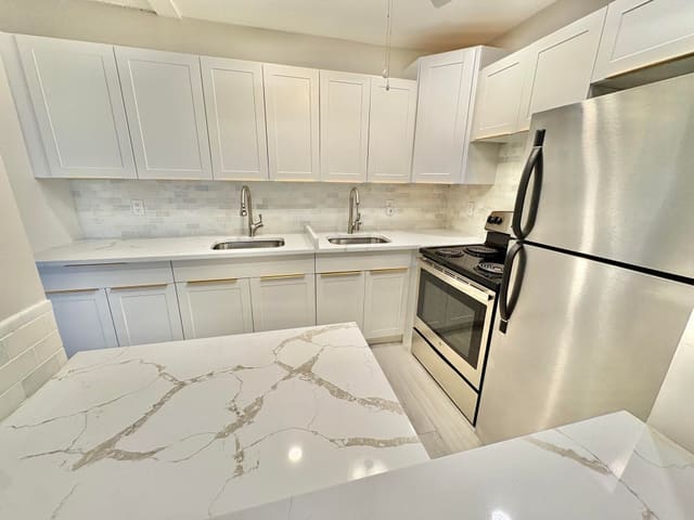 9 Salisbury A, West Palm Beach, FL 33417