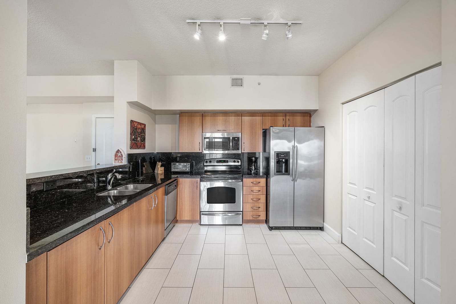 255 NE 3rd Avenue 2503 — photo 5