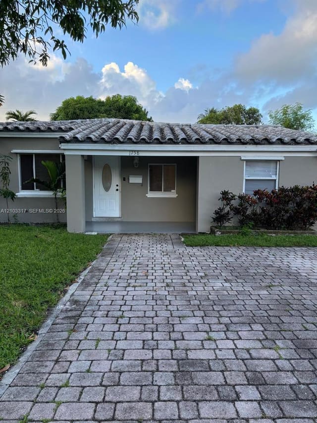 1758 NE 177th Street 1758, North Miami Beach, FL 33162