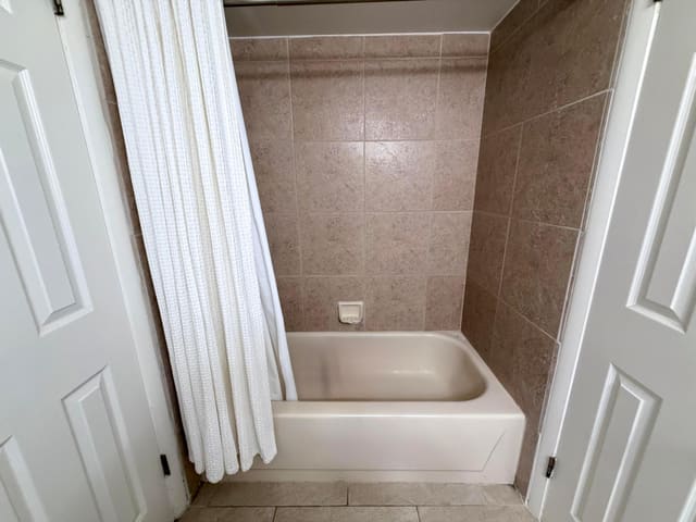 10111 W SUNRISE Boulevard 104, Plantation, FL 33322