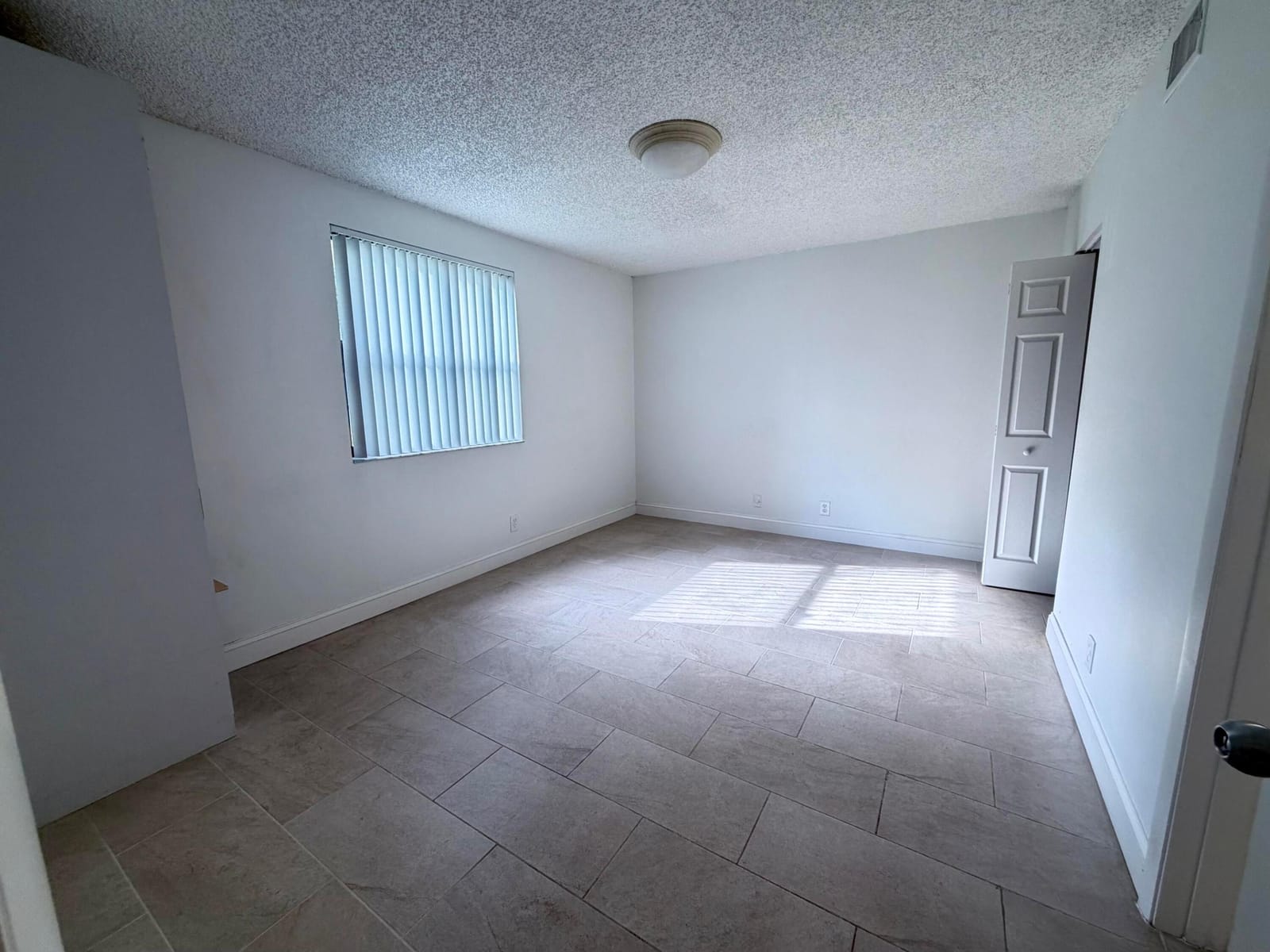 10111 W SUNRISE Boulevard 104, Plantation, FL 33322 photo 13