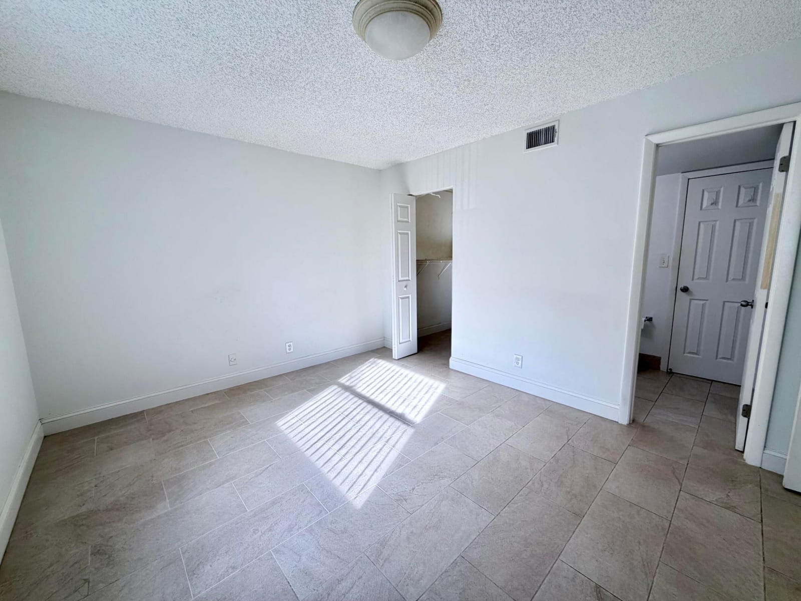 10111 W SUNRISE Boulevard 104, Plantation, FL 33322 photo 14