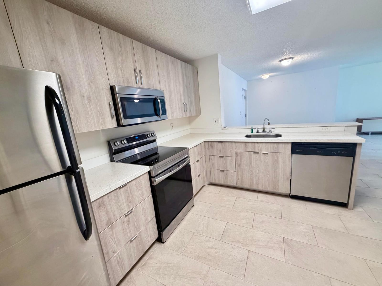 10111 W SUNRISE Boulevard 104, Plantation, FL 33322 photo 3