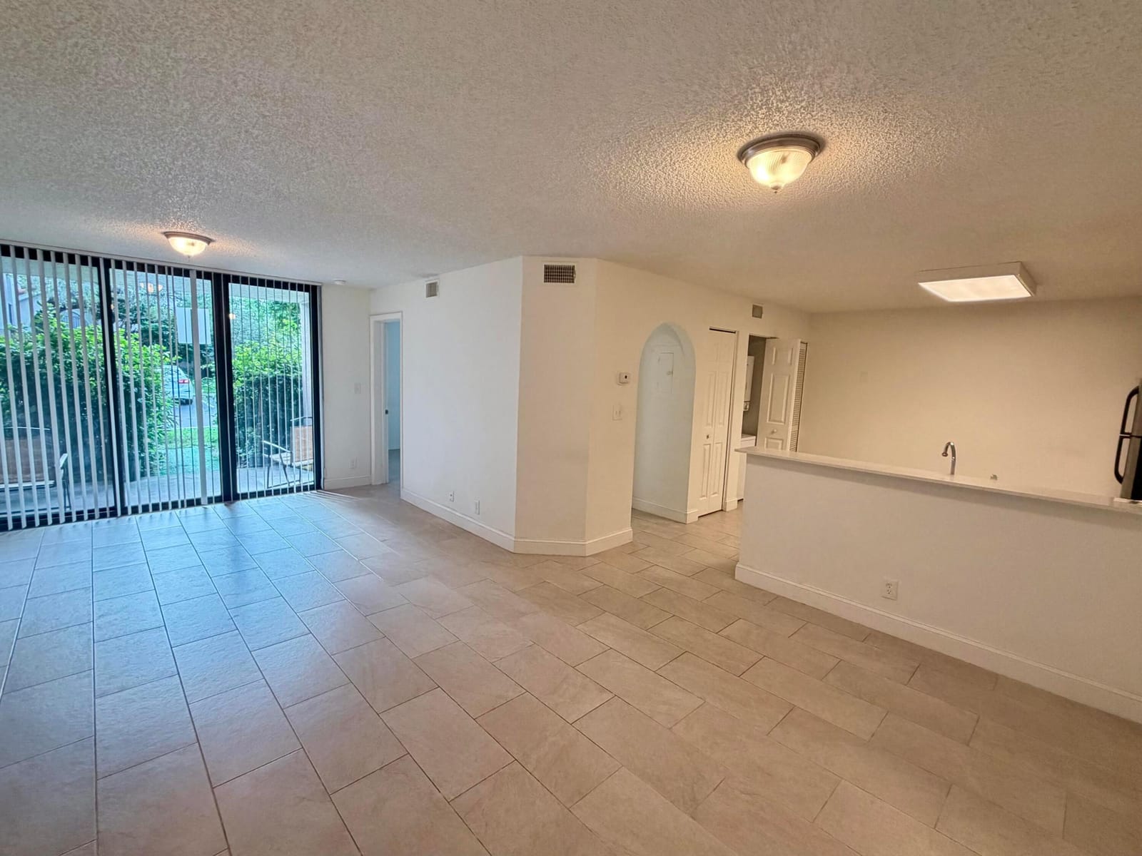 10111 W SUNRISE Boulevard 104, Plantation, FL 33322 photo 6