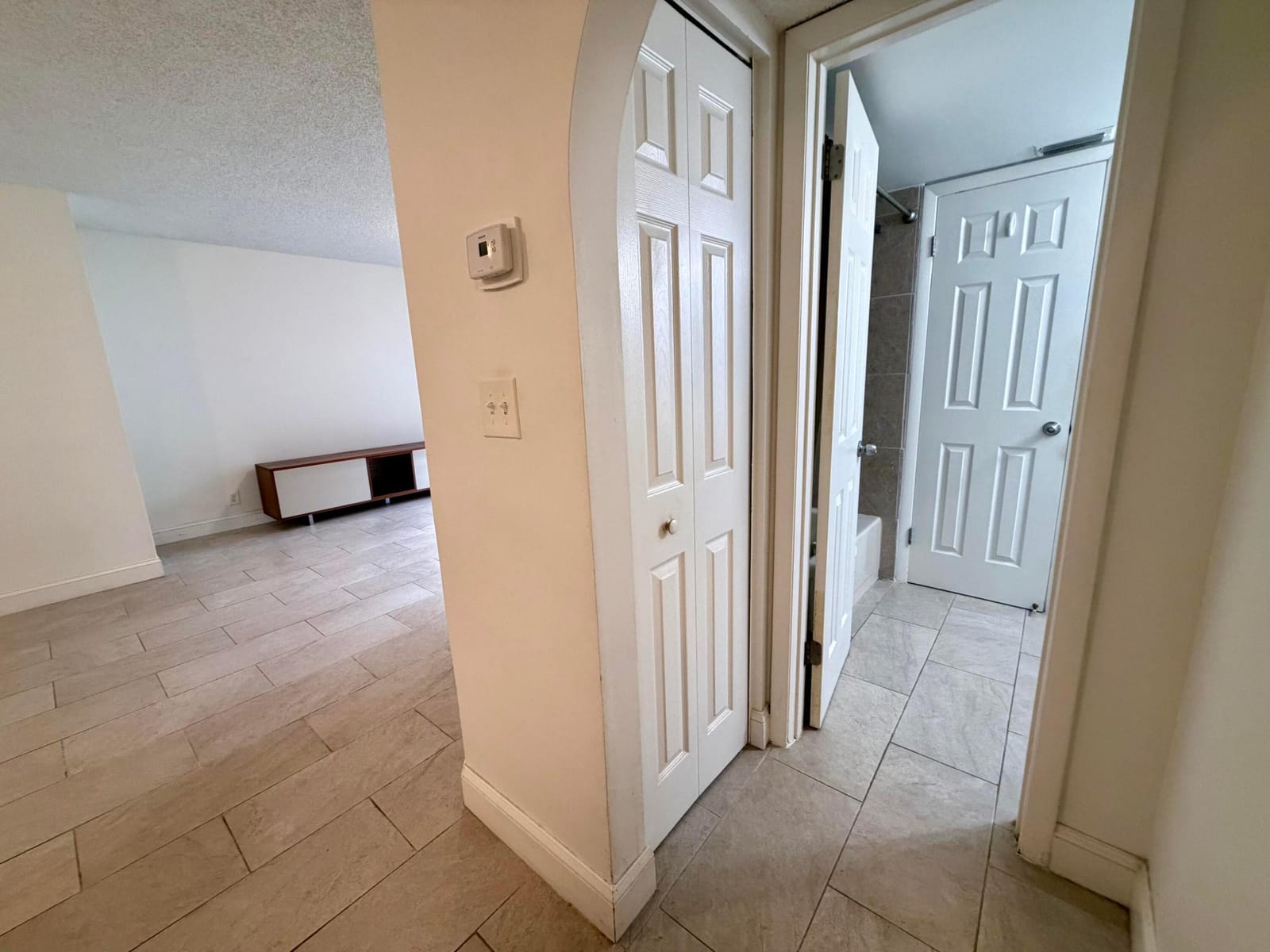 10111 W SUNRISE Boulevard 104, Plantation, FL 33322 photo 8
