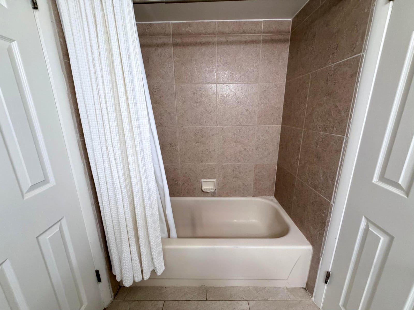 1 bedroom home for sale at 10111 SUNRISE, Plantation, FL 33322 — $1,850