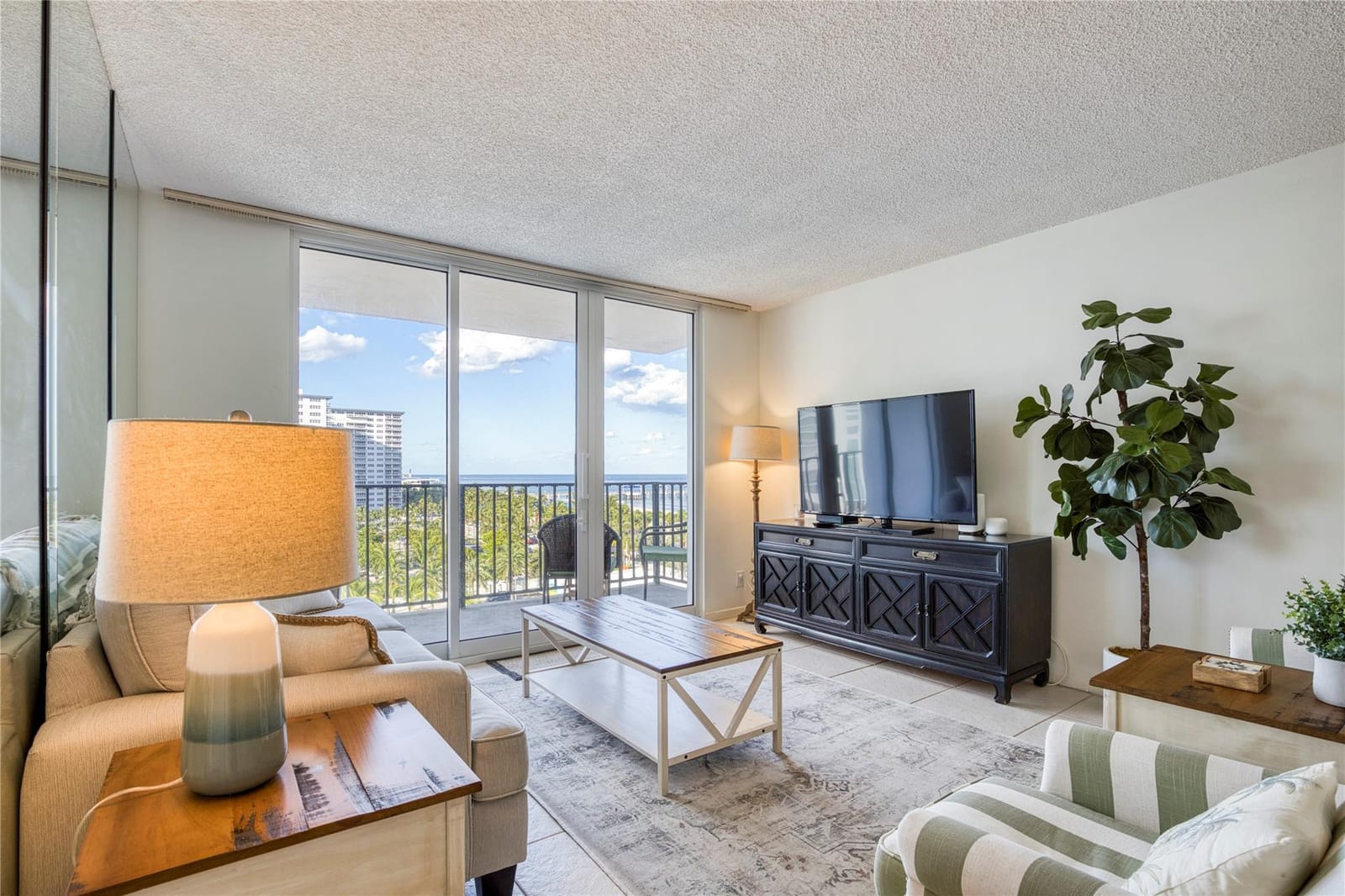 1 bedroom home for sale at 101 Briny, Pompano Beach, FL 33062 — $2,200