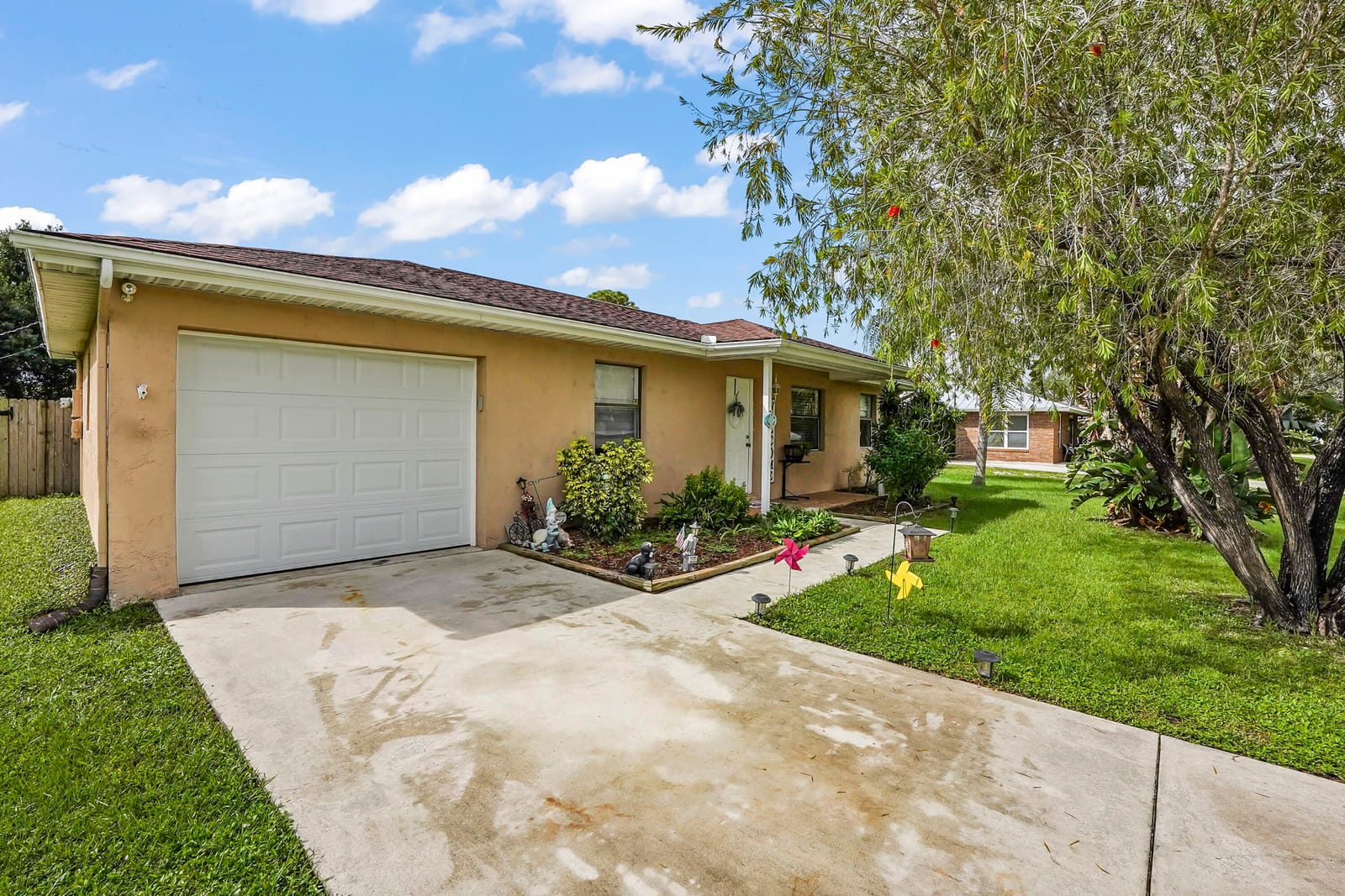 2322 SE Bounty Avenue, Port St. Lucie, FL 34952