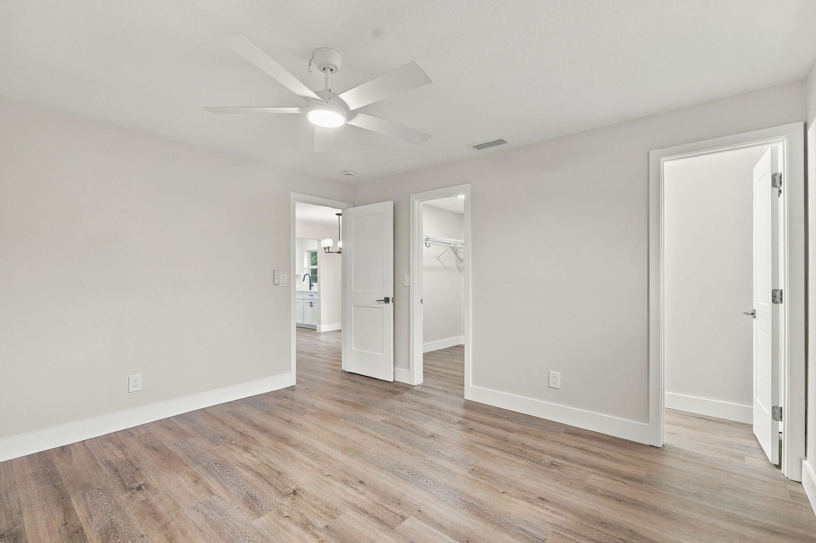 5701 MYRTLE Drive, Fort Pierce, FL 34982 photo 10
