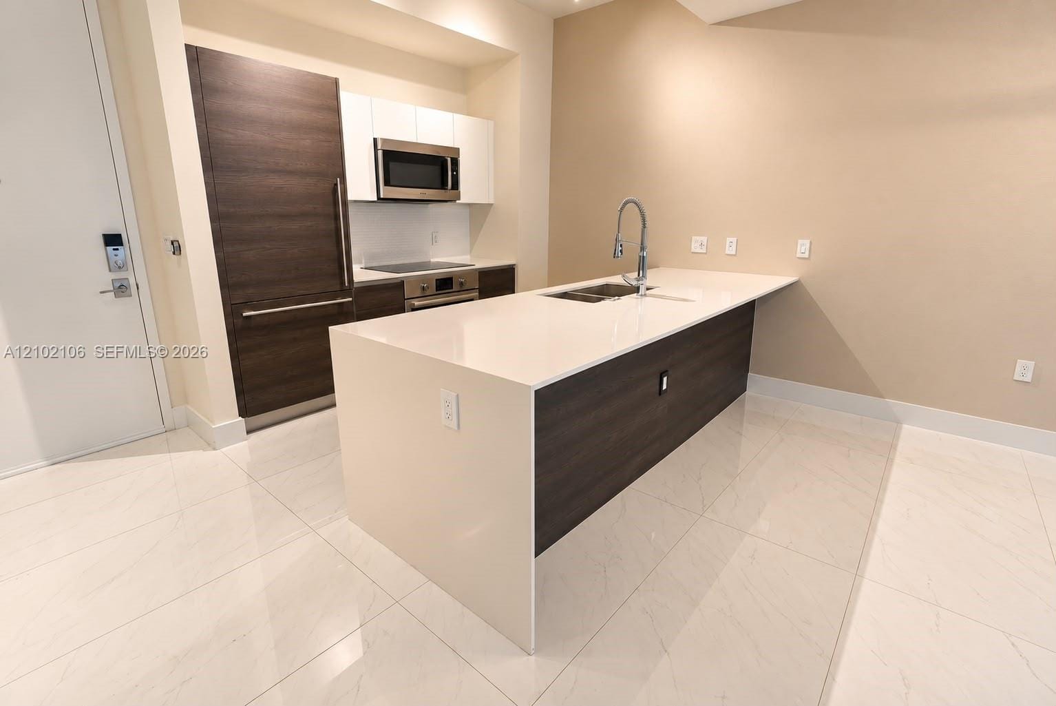 301 Altara Avenue 403 — photo 5