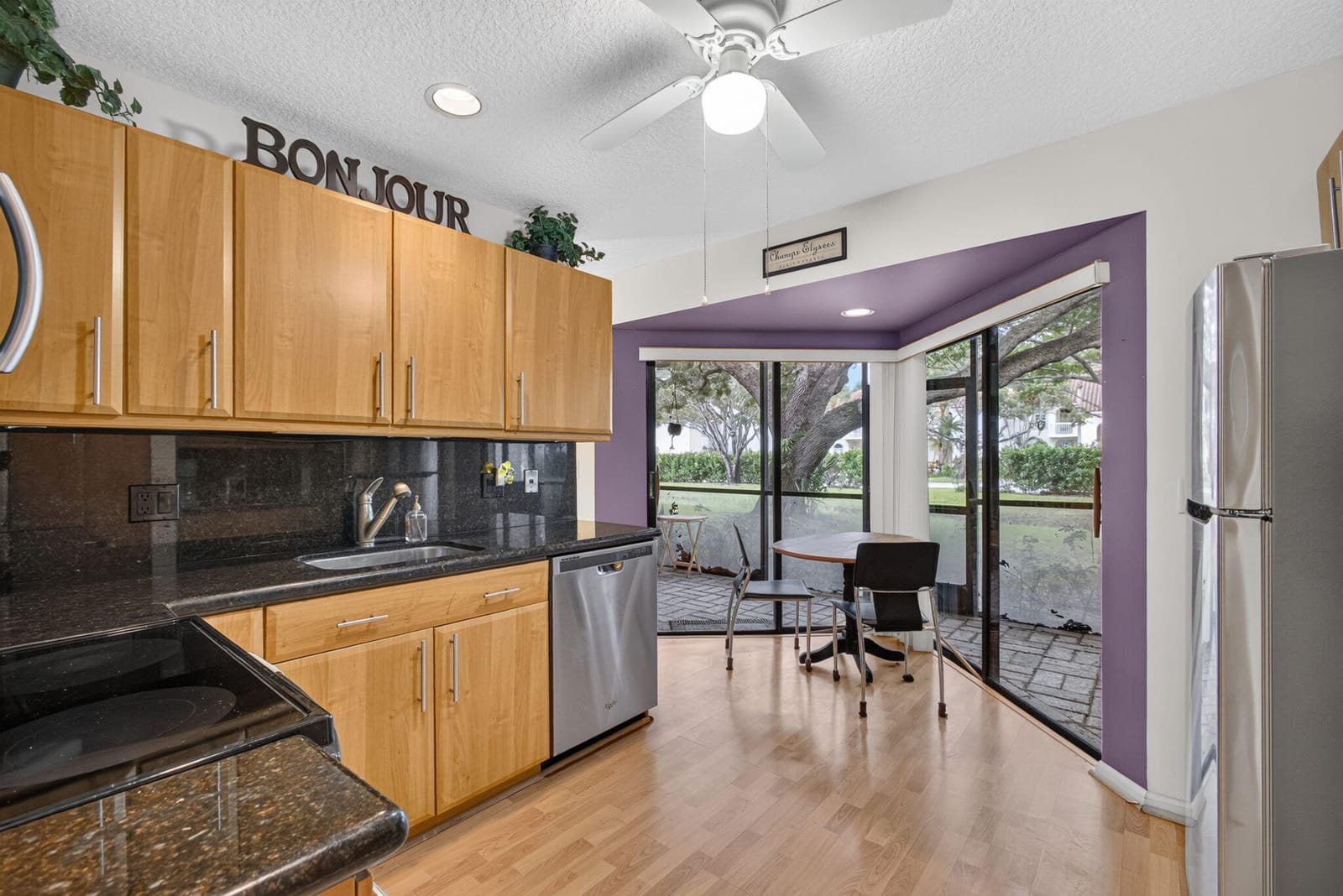 10 Lexington Lane E A — photo 3