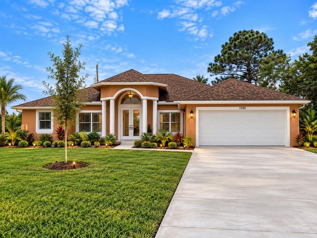 1586 SW CALMAR Avenue, Port St. Lucie, FL 34953