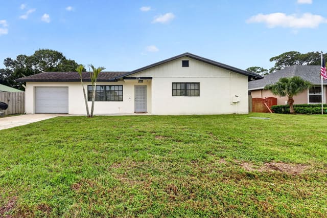 774 SE Elwood Avenue, Port St. Lucie, FL 34983