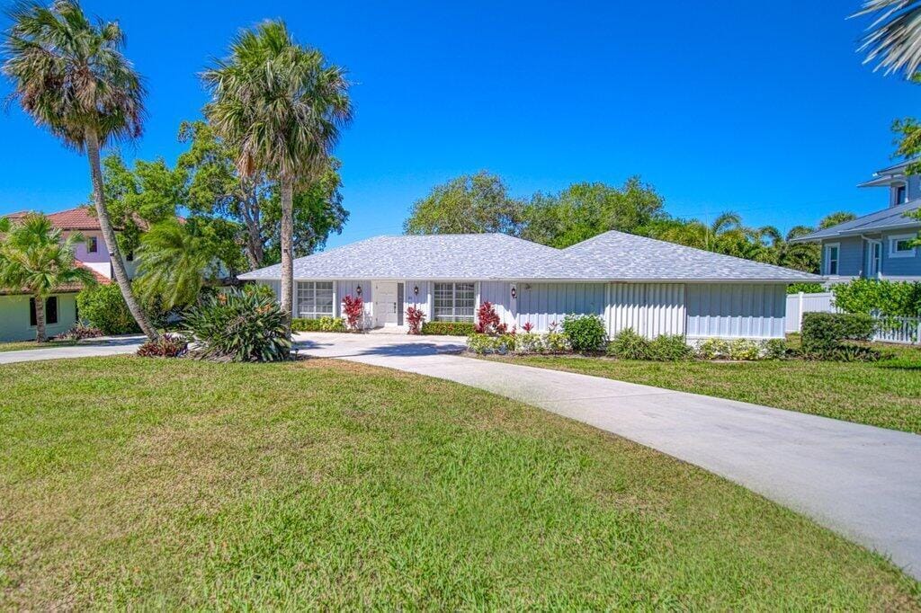 21 Middle Road, Stuart, FL 34996 photo 2