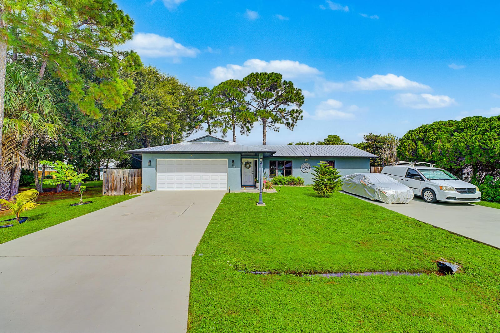 379 SE HUSTED Terrace, Port St. Lucie, FL 34983 photo 2