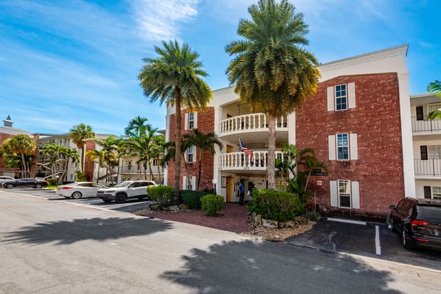 465 Paradise Isle Boulevard, Hallandale Beach, FL 33009