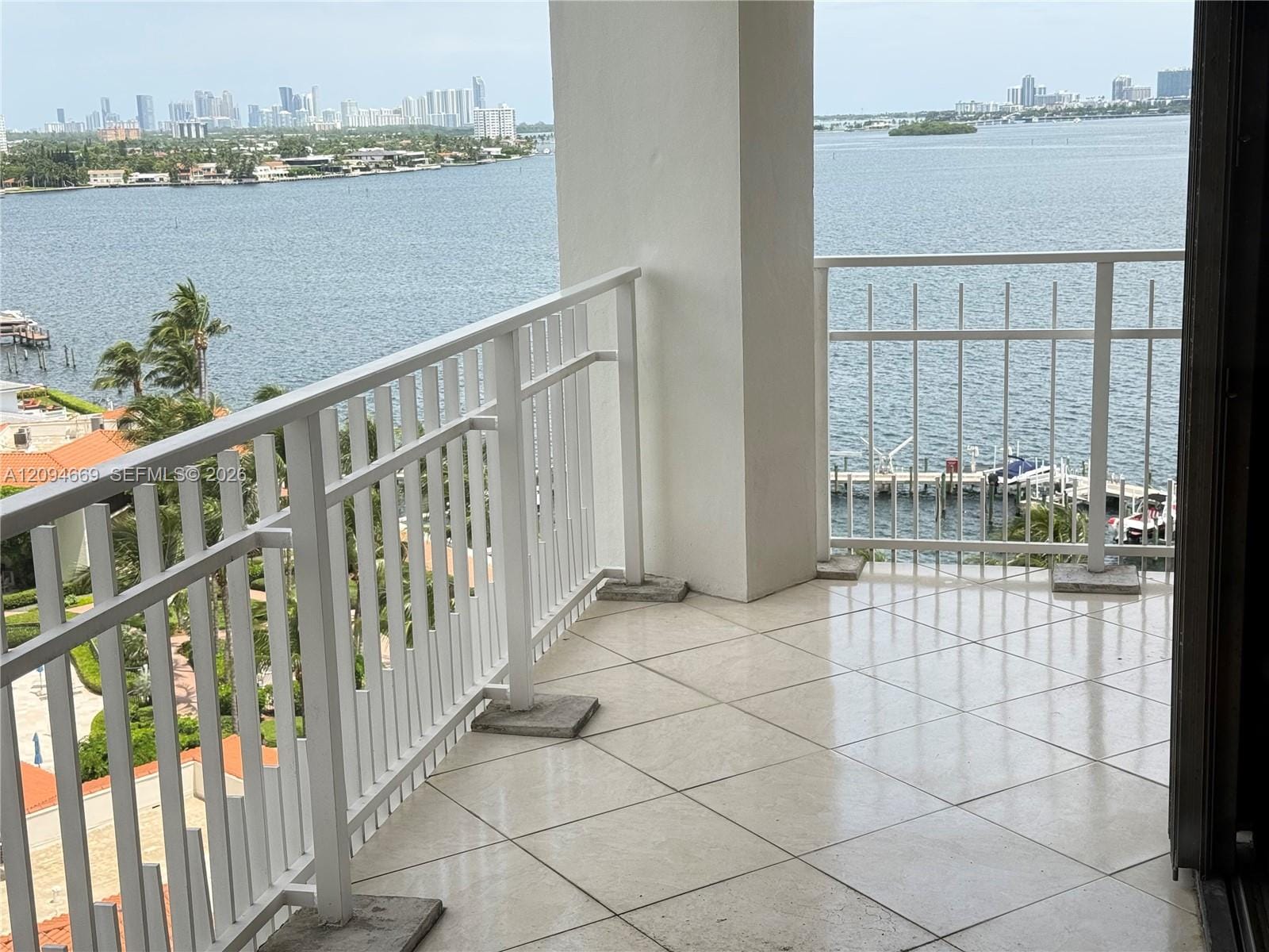 4000 NE Towerside Terrace 1101 — photo 3