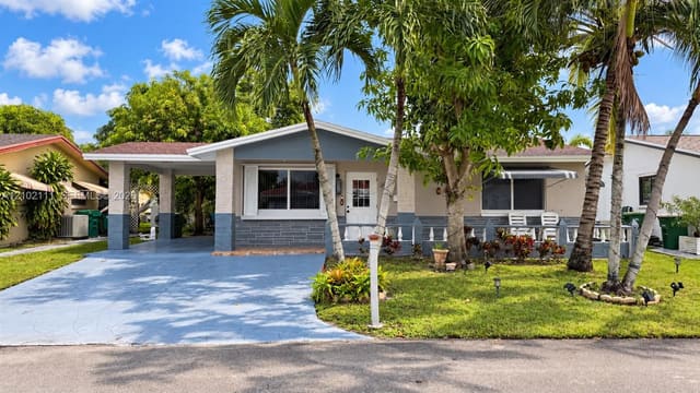 4919 NW 52nd Street, Tamarac, FL 33319