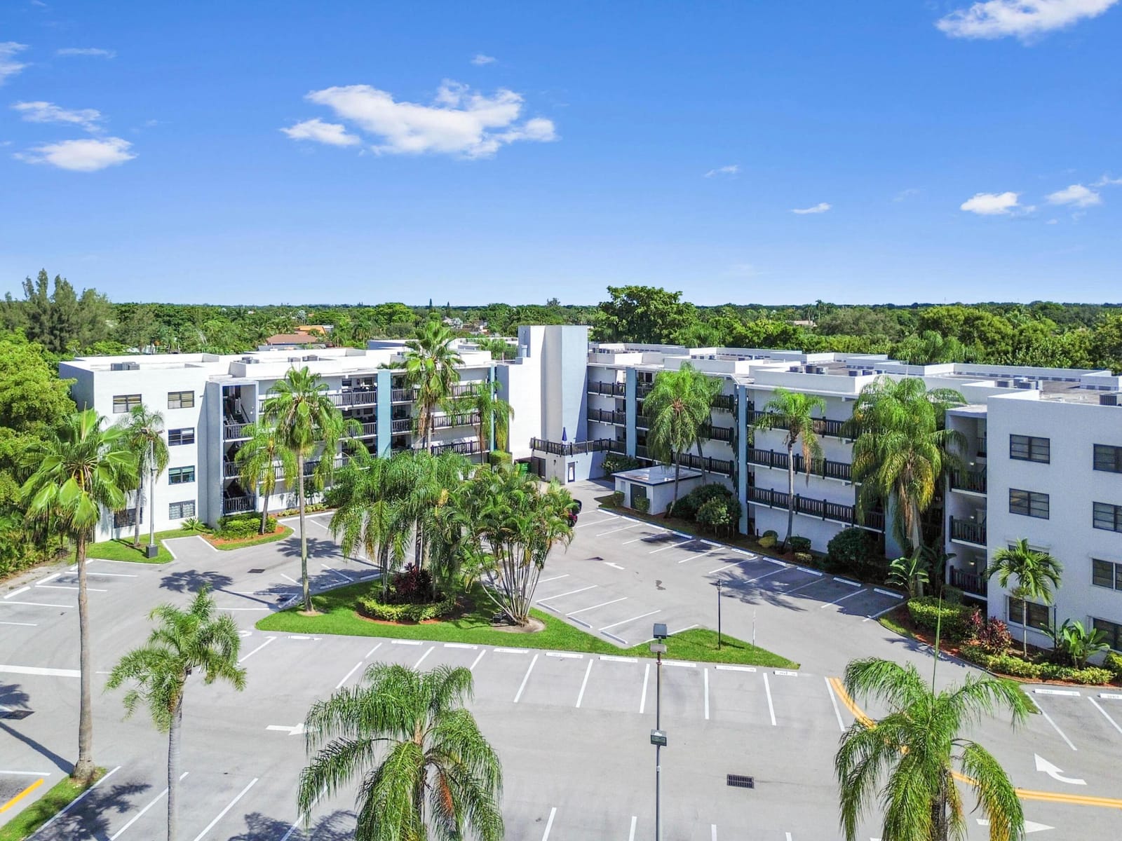 1021 Mockingbird Lane 415, Plantation, FL 33324 photo 1