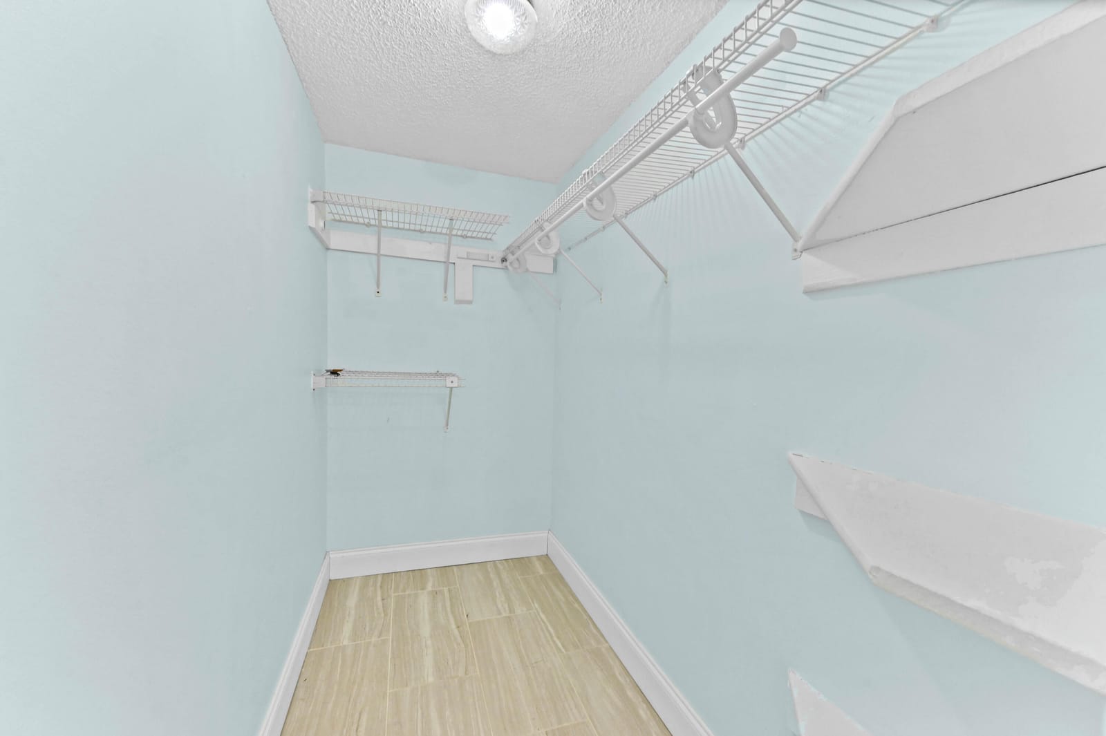 1021 Mockingbird Lane 415, Plantation, FL 33324 photo 17