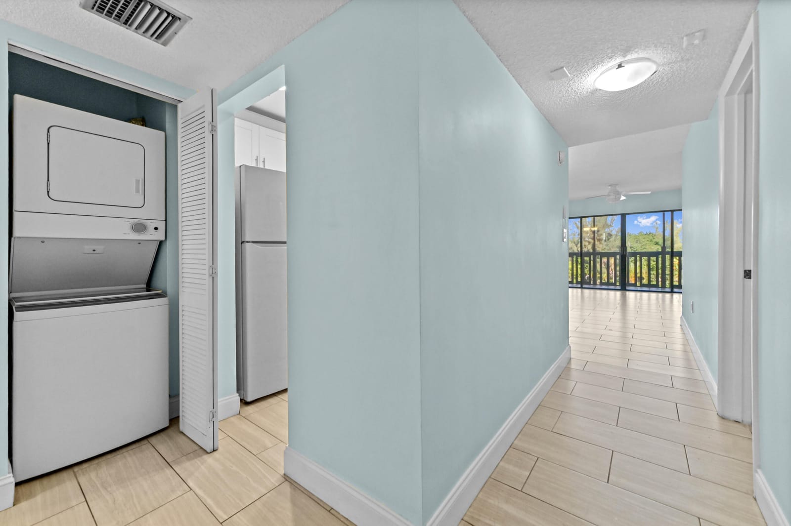 1021 Mockingbird Lane 415, Plantation, FL 33324 photo 3